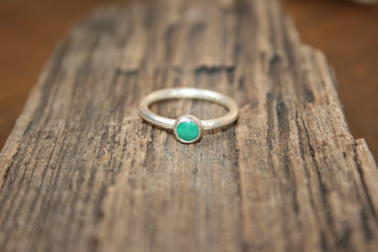 Sterling Silver Malachite Round Shank Ring