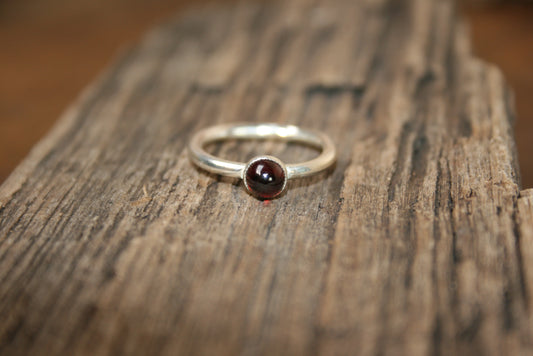 Sterling Silver Garnet Round Shank Ring