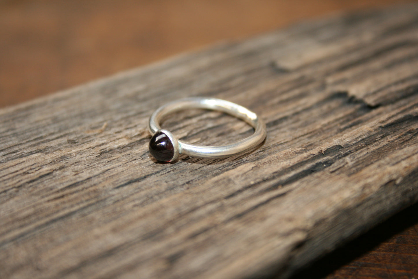 Sterling Silver Garnet Round Shank Ring